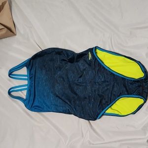Speedo Women's one piece bathing suit